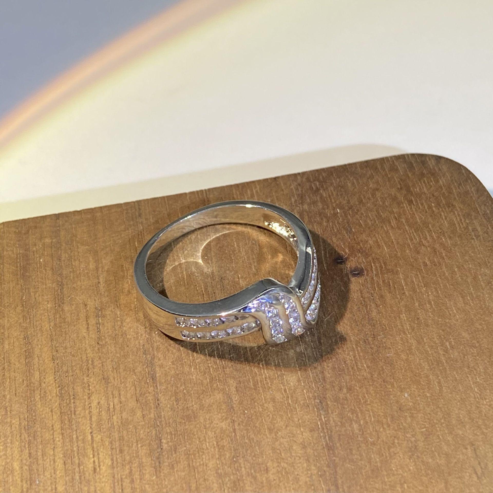 

Европейские и американские геометрические кольца, молодежные кольца из розового золота с вакуумным покрытием, модные цветные кольца для хранения No. 10