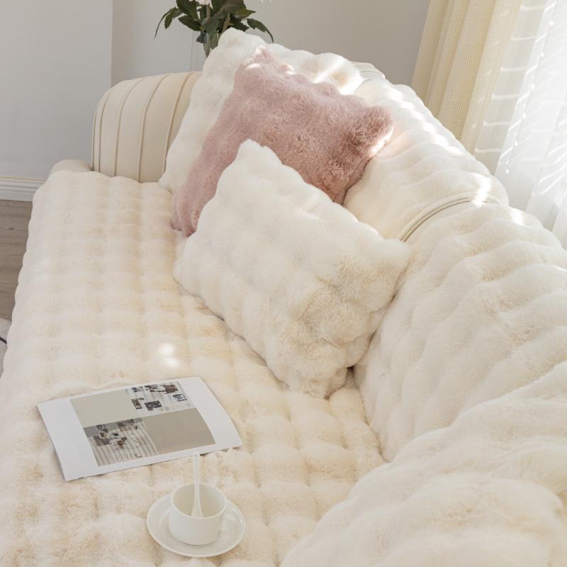 

Стильный плюшевый набор диванных подушек из кроличьего меха: Зимние утолщенные нескользящие чехлы на сиденья 70*70