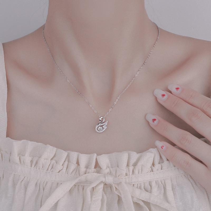 Luxury Shiny Silver Full Zircon Little Swan Pendant Necklace for Woman Summer Exquisite Collarbone Chain Jewelry Gifts