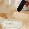 Elektrischer Milchaufschäumer für Kaffee, Kaffee-Aufschäumerstab, 3 Geschwindigkeiten einstellbar, Getränkemixer, Standmixer, Aufschäumer, Handheld-Schaumhersteller mit 2 Aufsätzen