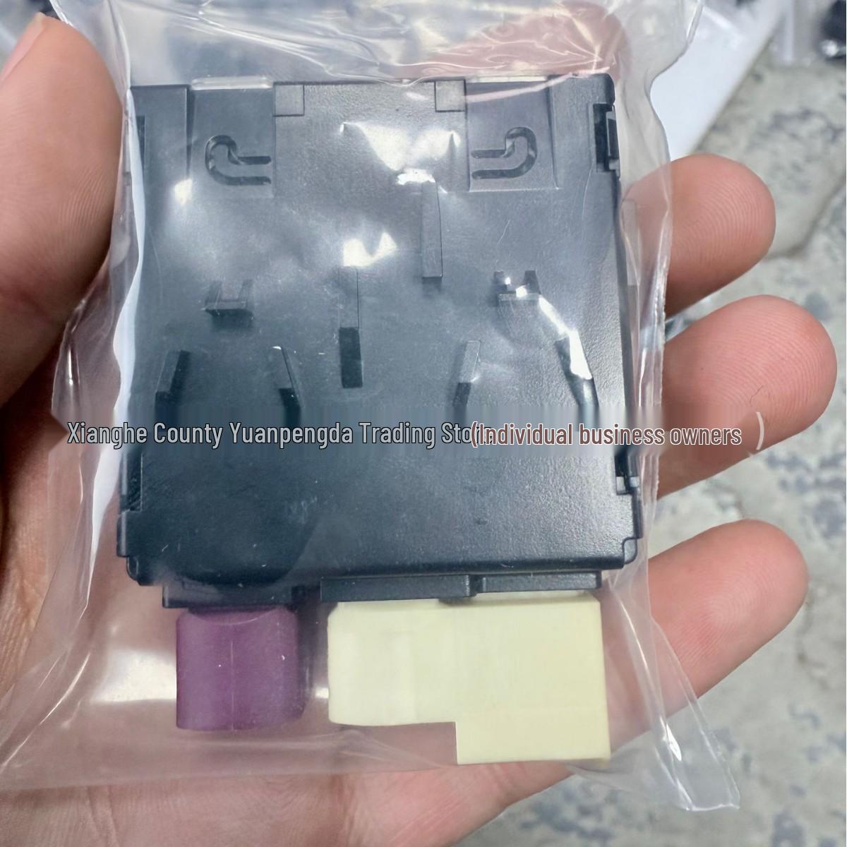 

Сумісний адаптер USB-інтерфейсу для Mercedes 2238201305/2238203406/2238204303 Panoramic