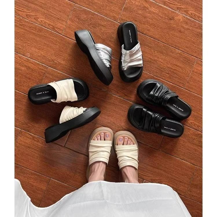 Pleated thick-soled outer wear cool slippers women's 2025 summer new fashion versatile casual one-pedal beach slippers