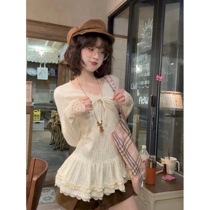 

Cozy Cream Puff Inner Wear for Women – Super Soft with Bowknot & Wood Ear Trimmed Hem. L абрикосовий