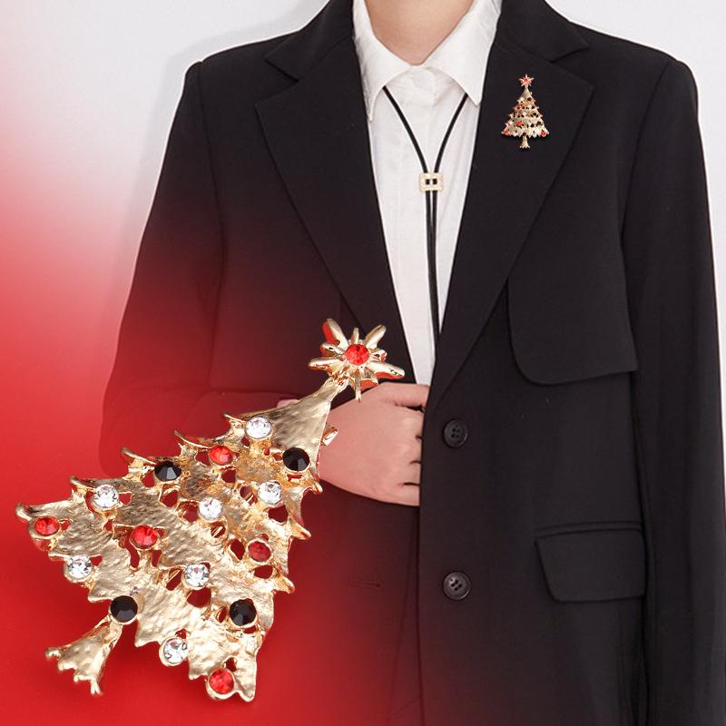 Christmas Brooches for Women Exquisite Cute Santa Bells Brooch Pin Shiny Zircon Garland Badge Trendy Clothes Accessory Jewelry