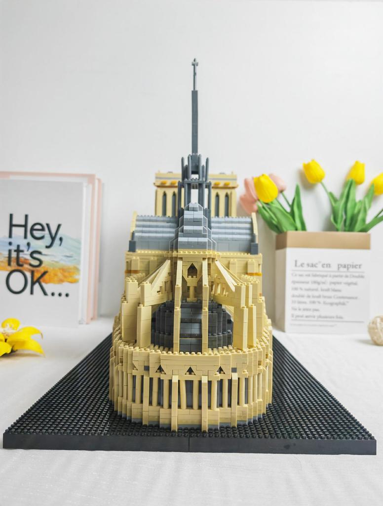 Notre Dame, Roman Colosseum, Leaning Tower of Pisa, World Cup Building Block Sets