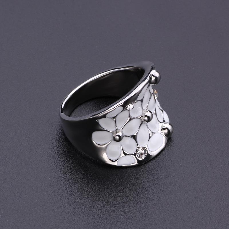 Hecheng Trendy European-American Flower Oil Drop Wedding Ring