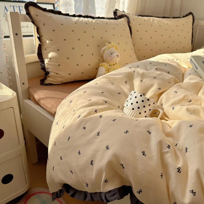 

Французские Супермягкие Постельные Наборы с Кружевом, Приятное к Коже Хлопковое Одеяло с Эффектом Стирки для Взрослых, Королевский/Квинсайз, Постельное Белье для Весны 1.8m-200x230cm 4pcs