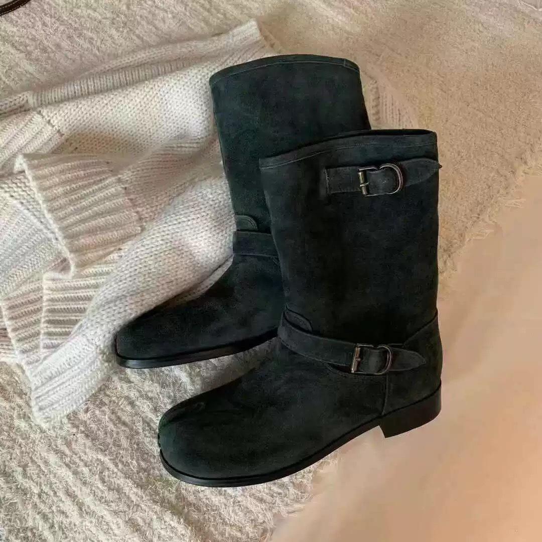 

Ретро ботинки Мартин с раздвоенным носком и свиными копытцами для женской осени и зимы, новые, на толстом каблуке, с круглым носком, пряжкой-ремнем, ковбойские ботинки в западном стиле, короткие ботинки 40 чёрный