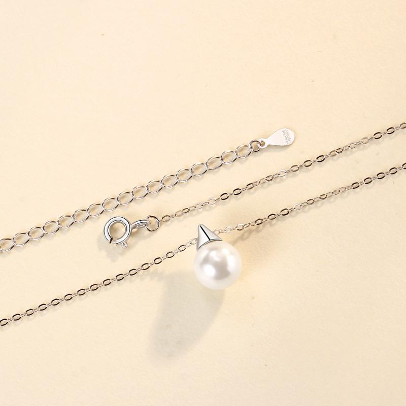 Small Bulb Pearl Necklace Women's Fashion Retro Geometric Personality Triangular Pearl Pendant Necklace Gift