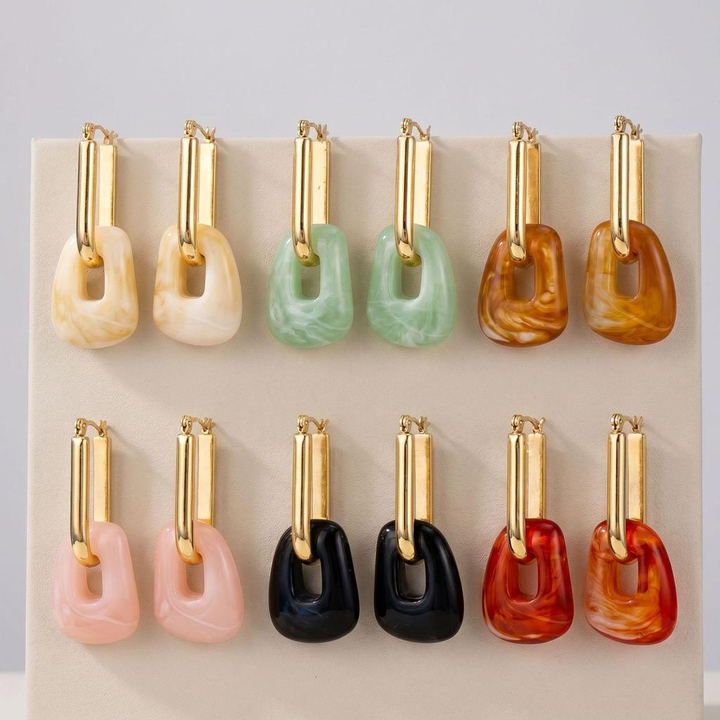 Elegant European & American Geometric Resin Earrings: High-End Fashion with Exquisite Imitation Beeswax Detail