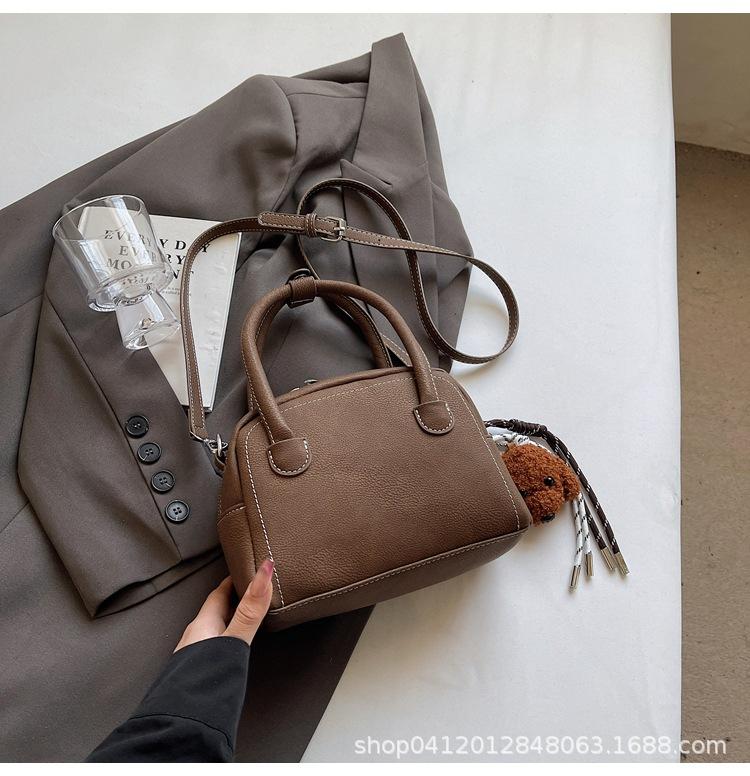 

Нишевый дизайн осень-зима новая модная сумка-подушка для девушки женская 2025 новая сумочка маленькая сумка на плечо сумка-мессенджер