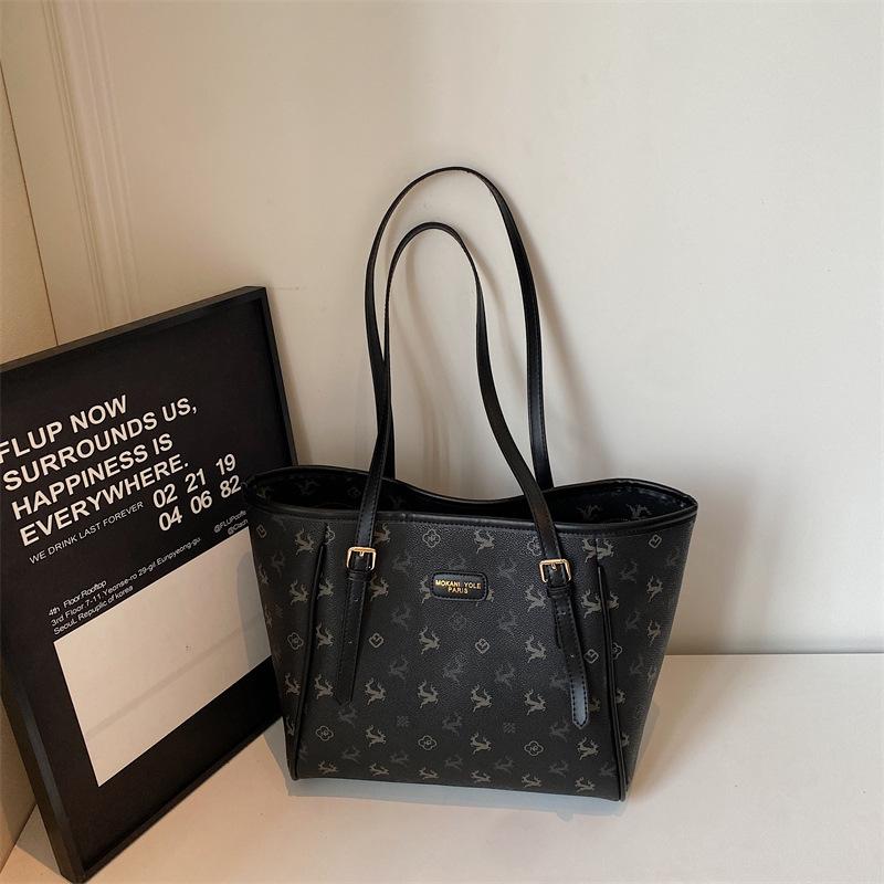 

Korean version of casual high-value niche tote bag 2025 new large-capacity fashion shoulder bag trendy messenger bag women чёрный