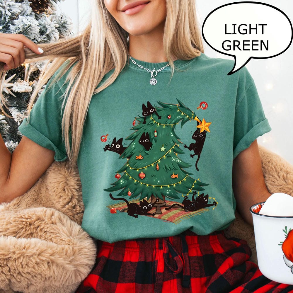 Christmas Tree and Cat Tshirt Cute Christmas Shirt For Women Cat Lover Xmas Gift For Christmas Y2K Unisex Shirt Streetwear