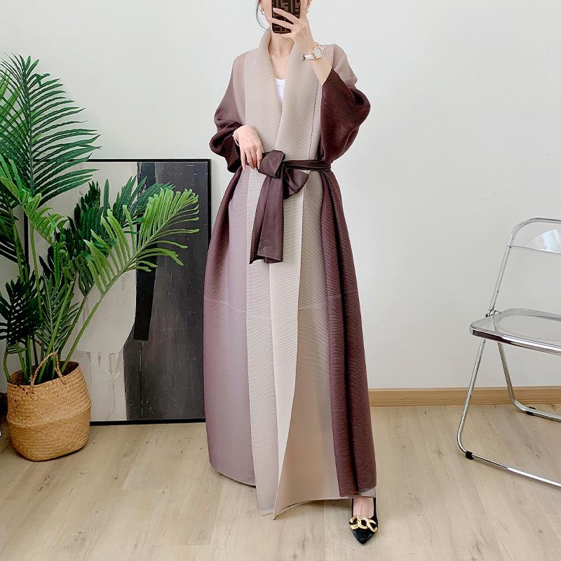 

Женский длинный халат с градиентным цветом: Тренч в ближневосточном стиле с поясом, плиссированный, свободного кроя, кардиган длиной до пола. One Size кофейный