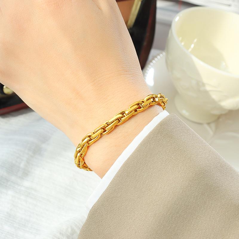 Personalized Women's Thick Chain Bracelet - Titanium Steel, 18K Gold Plated, Hypoallergenic, Niche Design.