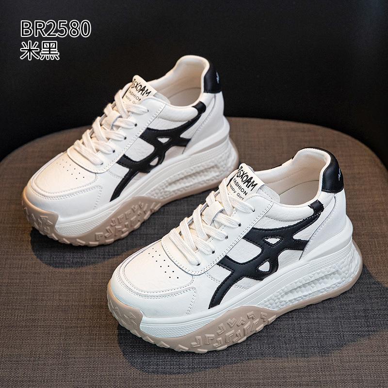 Thick-soled high-value Forrest Gump shoes, autumn and winter thick-soled small inner height increase and velvet German training casual shoes 34