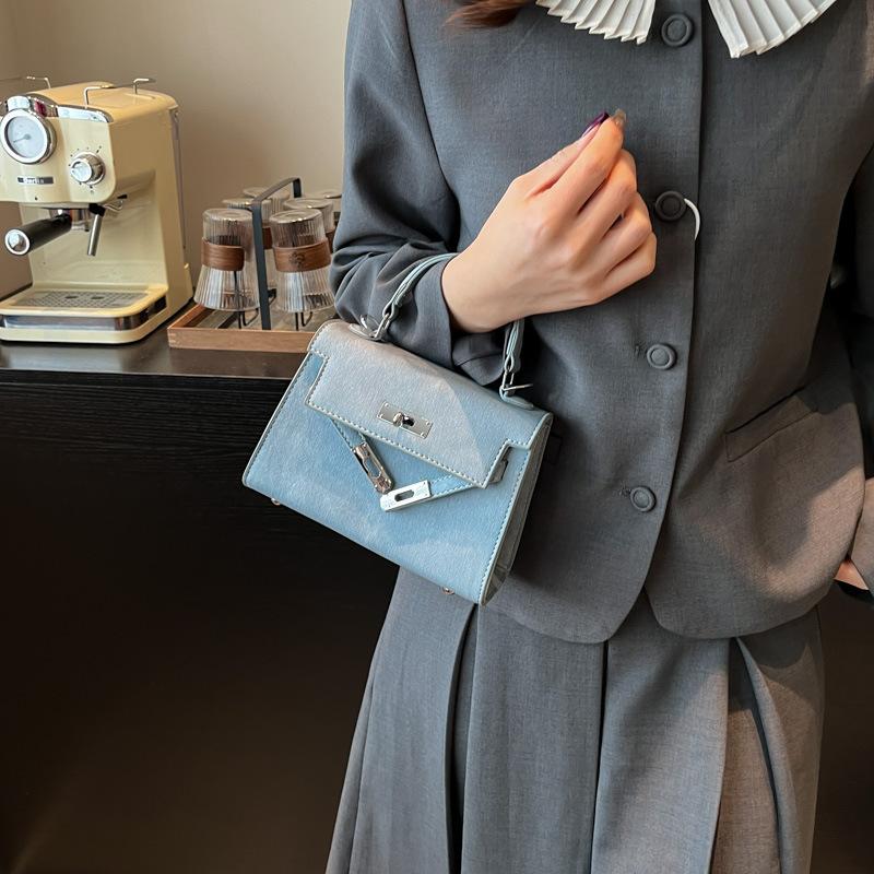Fashion Solid Color Women's Spring and Summer New Casual Texture Messenger Bag Simple Solid Color Shoulder Bag