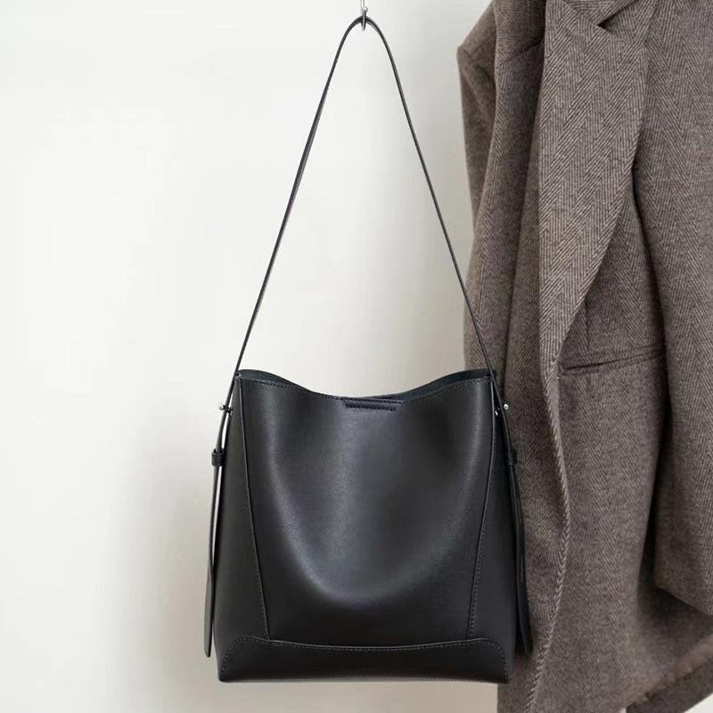 Bucket Bag for Women Large Capacity Genuine Leather Bag 2025 New Model Single Shoulder Crossbody Bag Versatile Commuter Tote High-end Niche