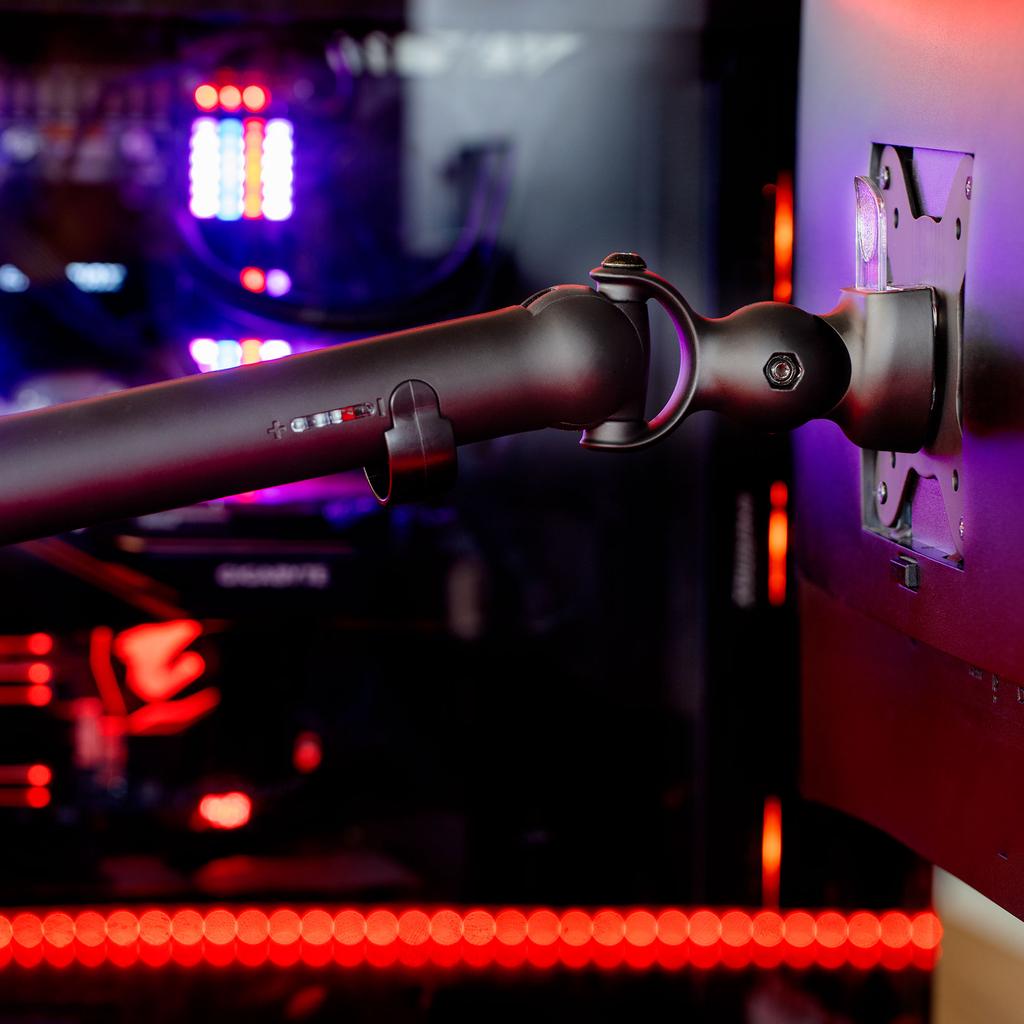 Warrior GU-100 TV monitor mount, adjustable max 35" vertical/horizontal 90°