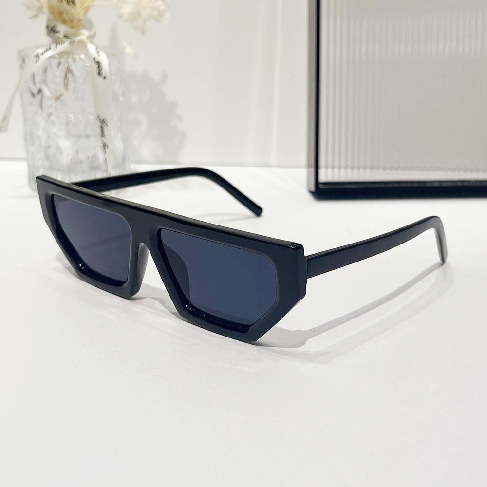 5631 New Fashion Designs Women Men Ins Popular Small Frame Eyewear Brand Designer 2024 Fashion Sunglasses
