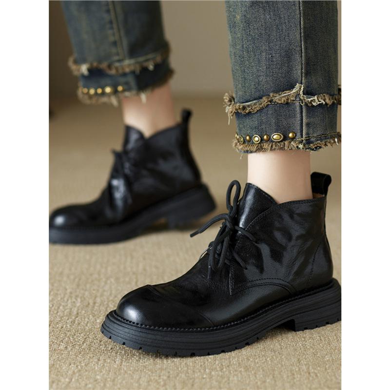 Sheepskin version~ Simple design round head strap thick heel fashionable handsome Martin boots women's soft sole comfortable fashion boots