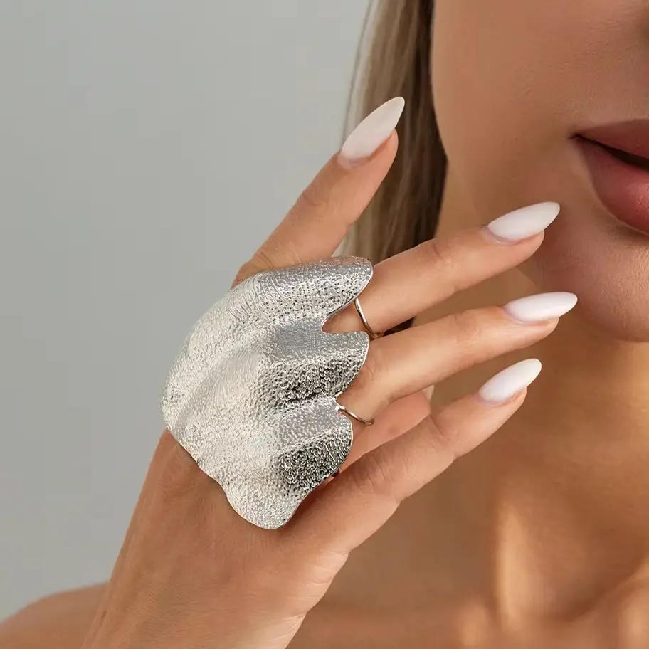 New Fashion 1Pc Minimalism Irregular Texture Knuckle Rings Women Trendy Punk Silver Color Metal Finger Accessories Jewelry Gift