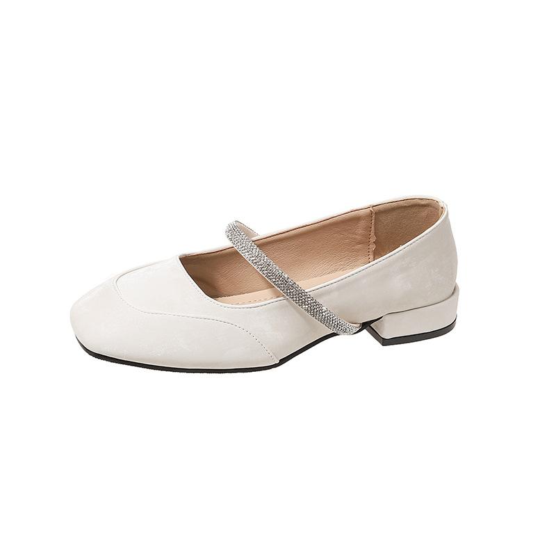 Retro Mary Jane shoes women's autumn new square head shallow mouth one-word buckle with fashionable low-heeled single shoes