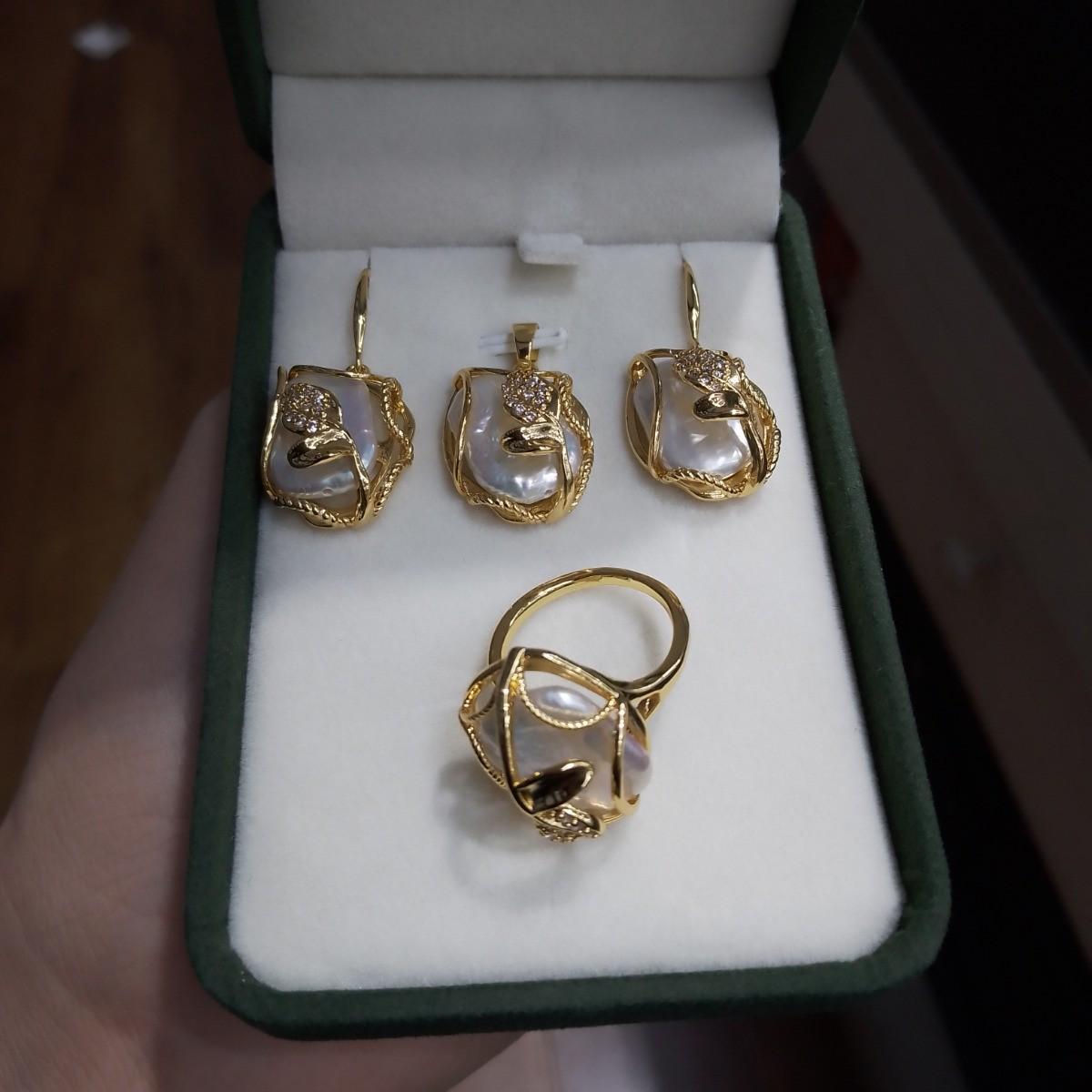 Best-Selling Baroque Leaf Design: 18K Gold-Plated, Inlaid, Versatile, Perfect for Everyone