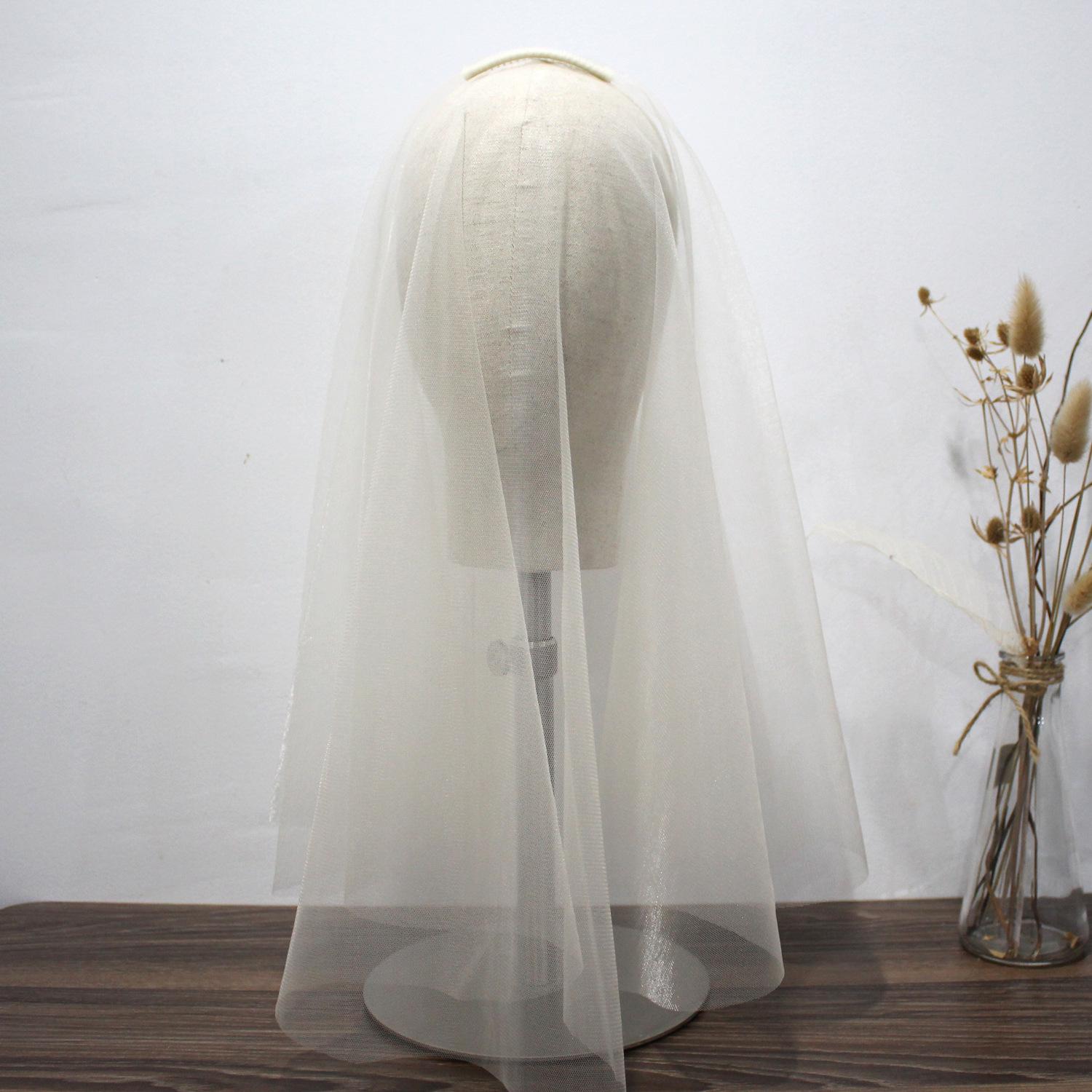 

V620 Simple Double Layer Bridal Veil: Hand-Sewn Comb, Beautiful Plain Tulle Under 60cm шампанского