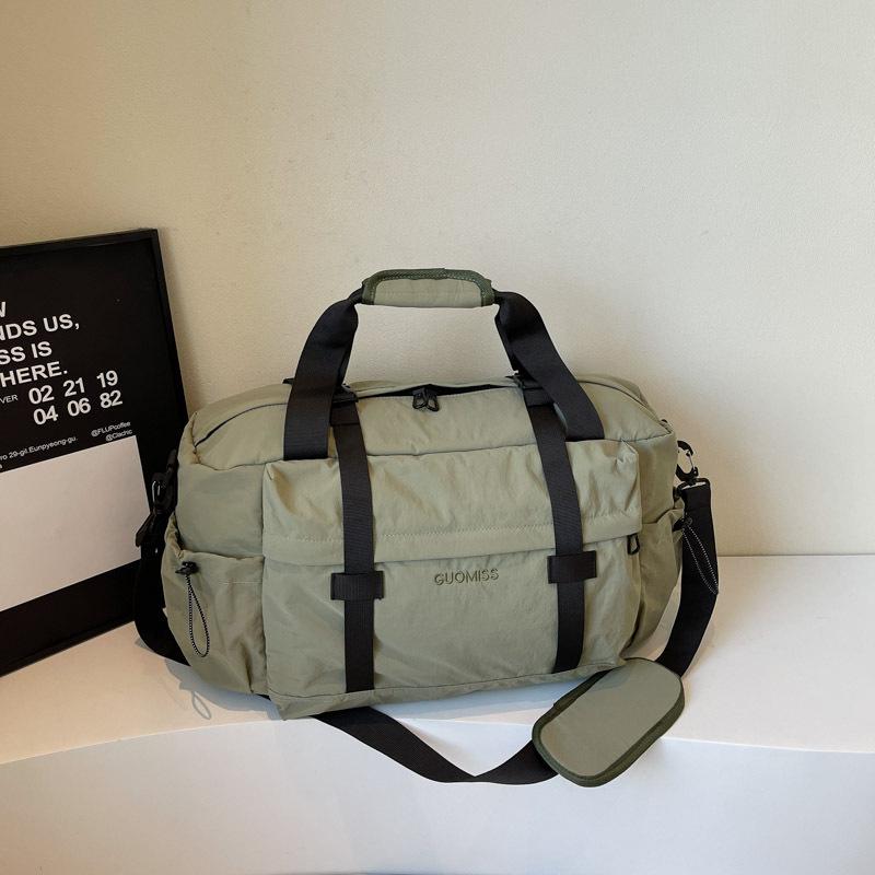 New large-capacity sports fitness bag, light and casual shoulder yoga bag, women's business trip storage bag, portable travel bag