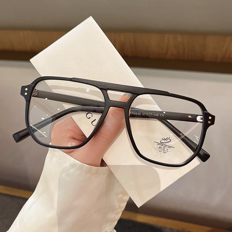 Anti-Blue Light Glasses High Quality Oval Eyewear Women Men Fashion Luxury Eyeglasses Blue Light Blocking Lady Man Eyeglasses