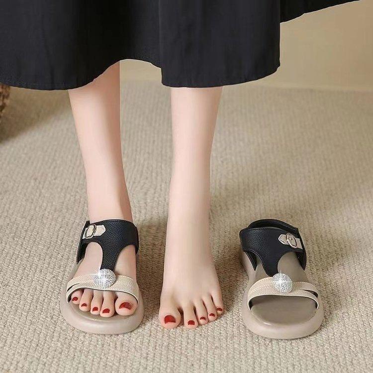 

Модные спортивные сандалии на одной педали 2025 лето новые мягкие подошвы универсальные крутые тапочки женские пляжные туфли 35 чёрный