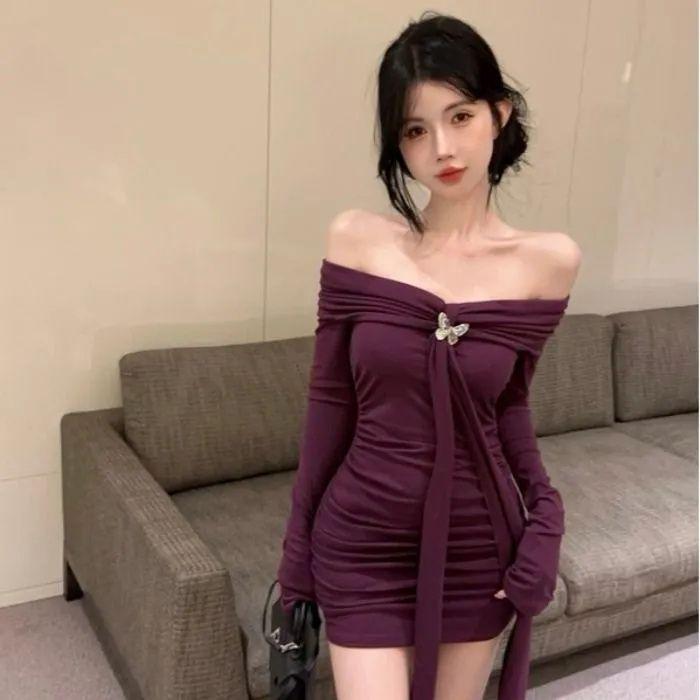 One-Shoulder Lavender Halter Dress - Trendy Autumn/Winter Hip-Hugging Style with Long Sleeves.