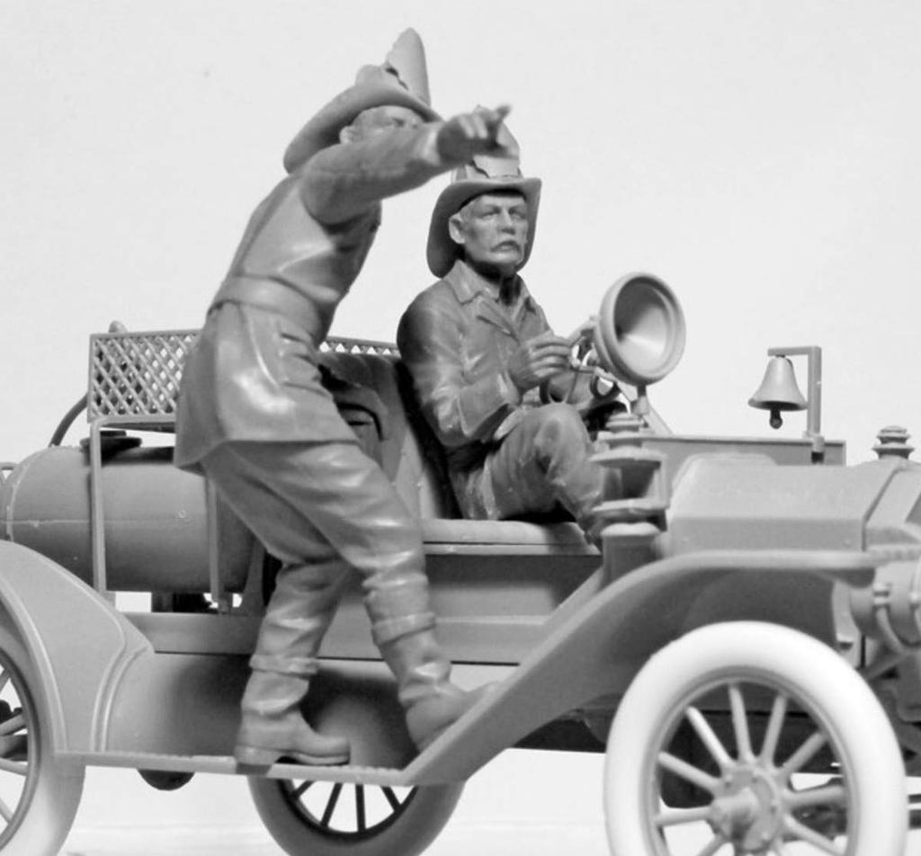 ICM American Fire Engine Crew 1910s Plastic Model 24006 1/24