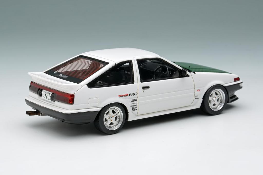 Make up EIDOLON 143 Toyota Sprinter Trueno (AE86) (3 Door) Tk-Street Ver. White (Green Carbon Hood) Finished Model EM718