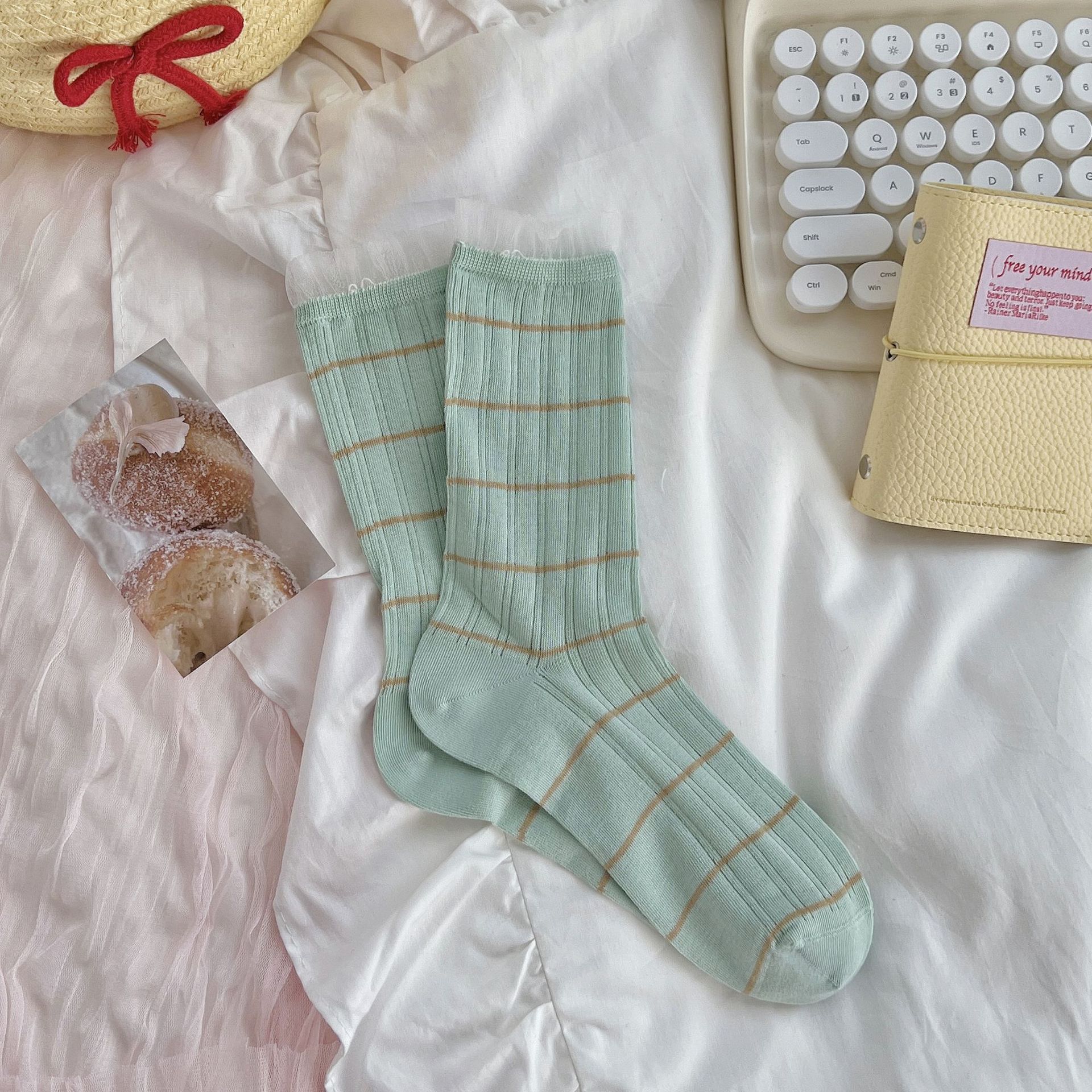 

Ballet Vertical Striped Lace Edge Stacking Socks Summer Thin Boneless Striped Medium Tube Socks Contrasting Color Korean Long Socks One size fits all світло-зелений колір