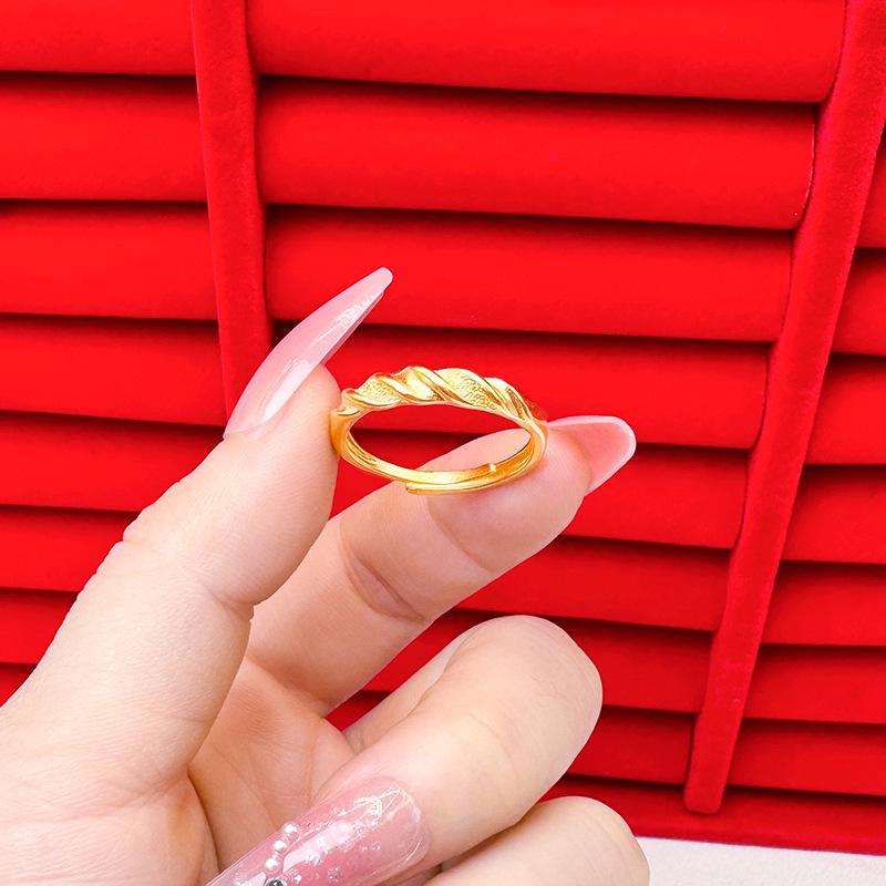 Exquisite Sand Gold Open Ring for Women: High-End Niche Design, Light Luxury Style, Long-Lasting Color, Imitation Gold.