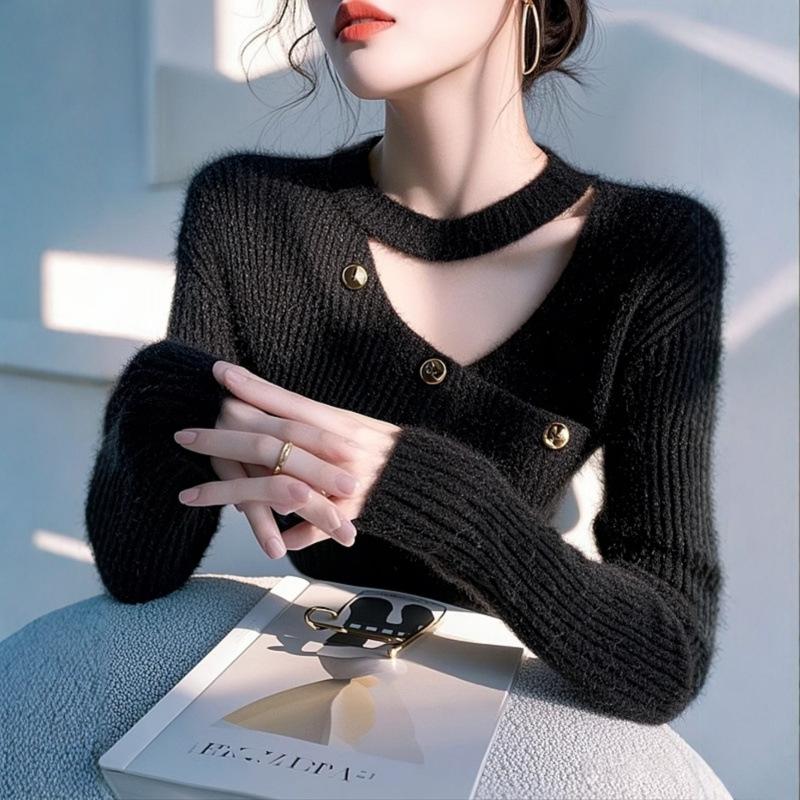 Autumn and Winter New Hollow Neck Sweater Knitted Sweater Women's Design Sense Temperament Good-looking Long-sleeved Top
