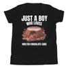 Nur ein Junge, der Schokoladenkuchen-Dessert-Liebhaber Jugend T-Shirt liebt