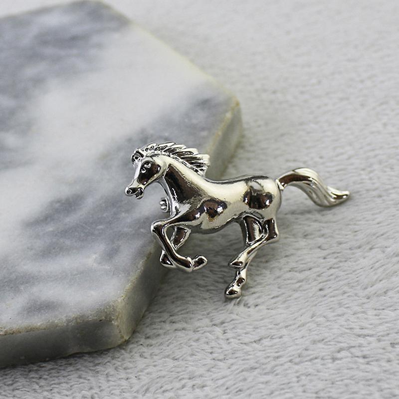 1Pc Brooch Pin Retro Enamel Horse Design Badge Clothes Hats Bags Scarves Collar Lapel Brooch Artistic Accessory