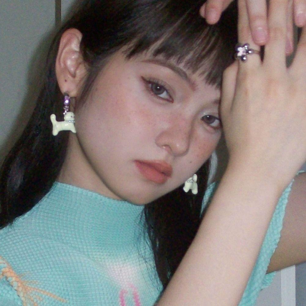 

Серьги-гвоздики в виде щенка Серьги-гвоздики в виде сердечек из циркона Серьги-стразы в виде милых животных Серьги для девочек