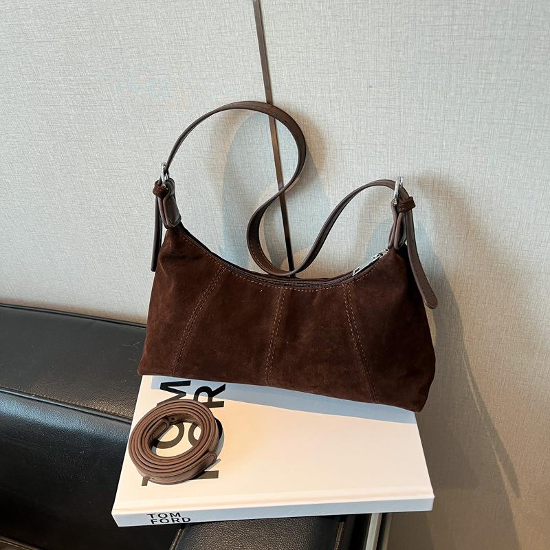 Retro bag women's large-capacity new autumn and winter niche design shoulder messenger bag commuter dumpling bag