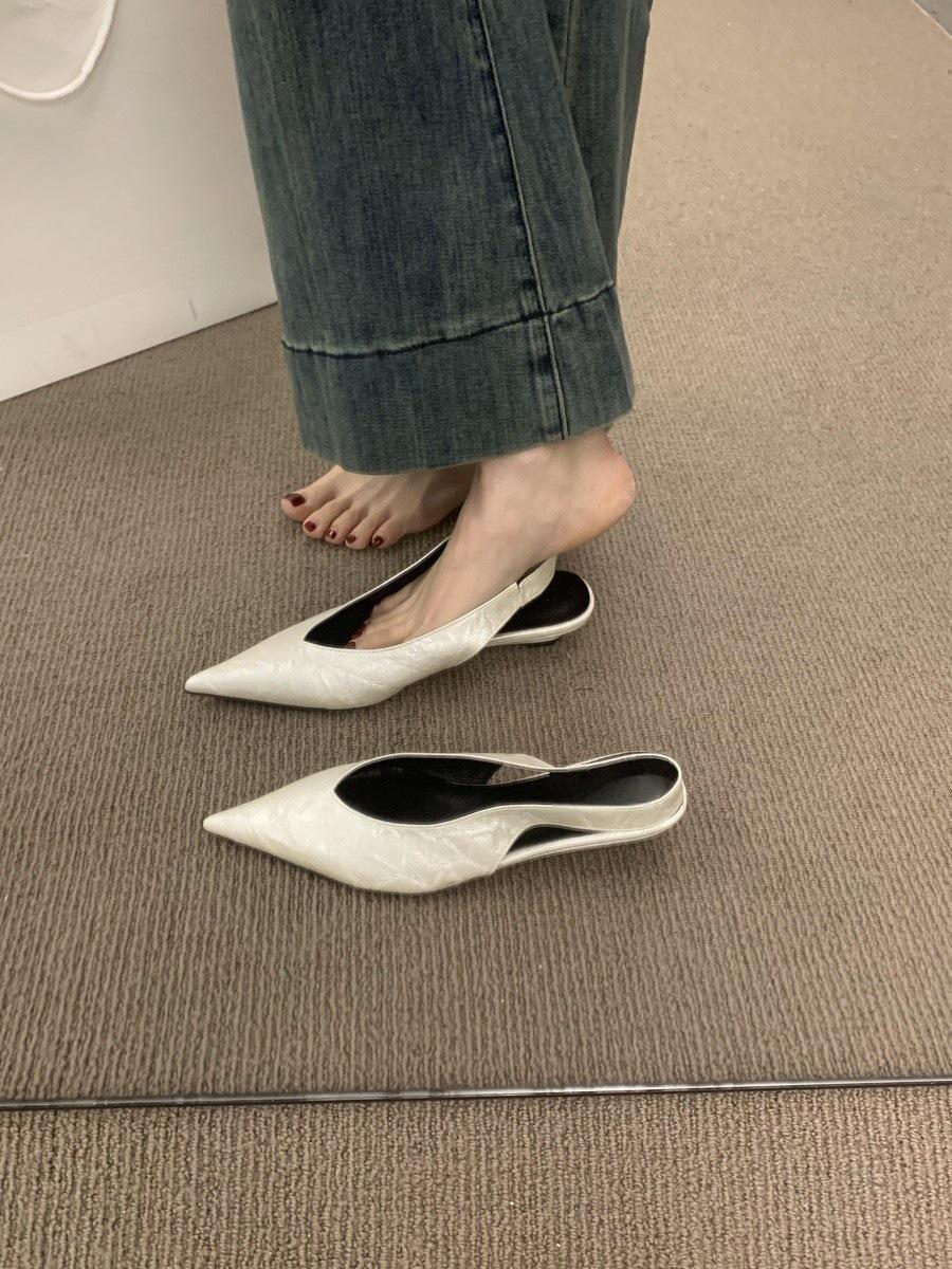

French temperament fairy wind small slope heel bag head sandals women s summer spring 2025 new rear empty pointed shoes 35