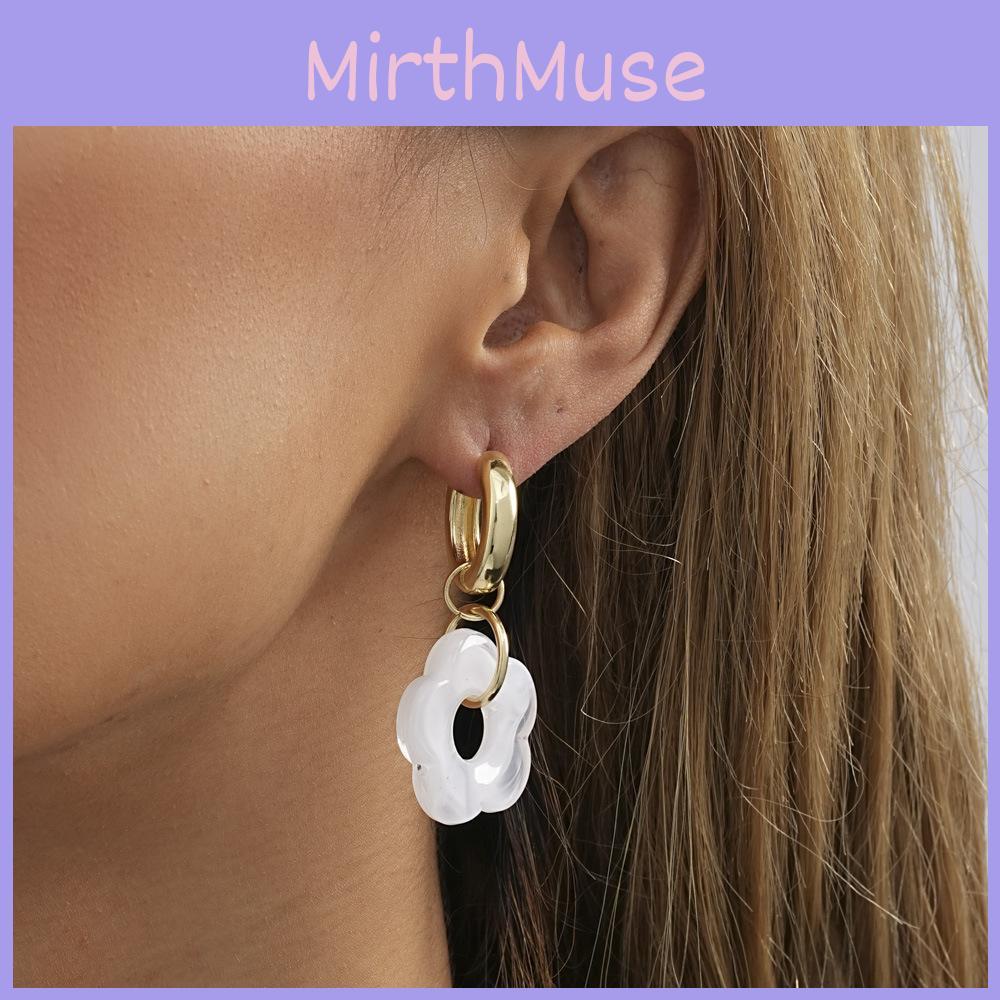 Stylish Resin Flower Earrings Modern Geometric Design Perfect For Snap Street