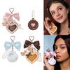 FlowersKnow Ours de Cupidon Visage Poudre avec Blush Highlighter Pendentif Longue Tenue Portable Maquillage Décoration