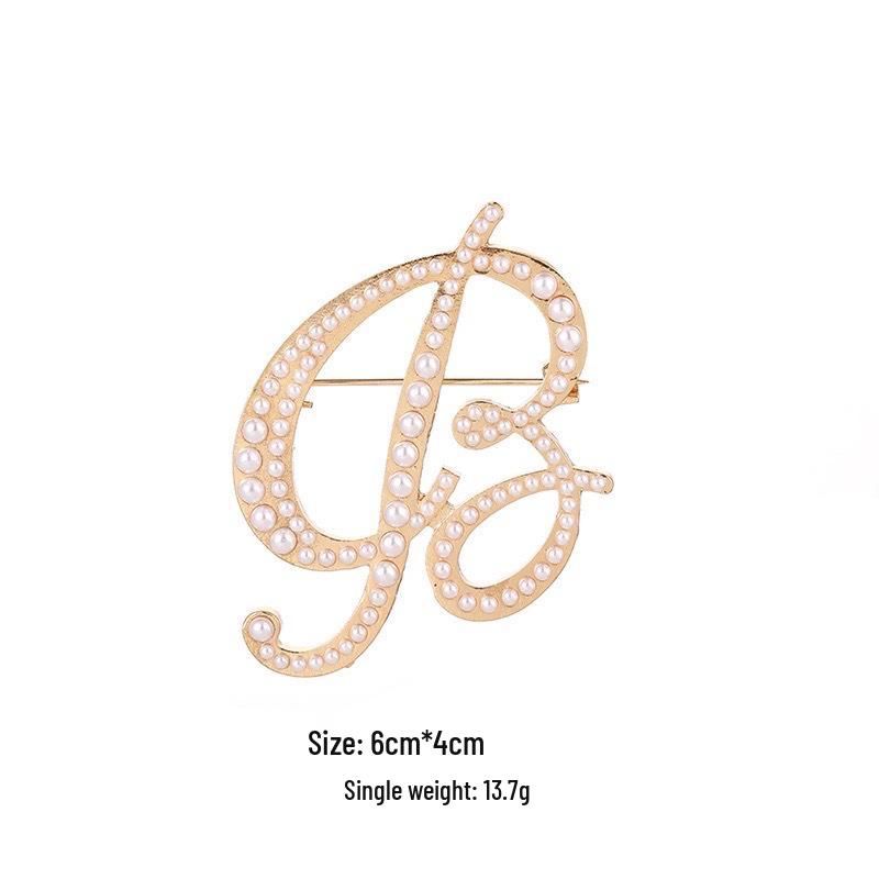 Elegantní brož s perlovým písmenem (26 písmen): Všestranný módní doplněk