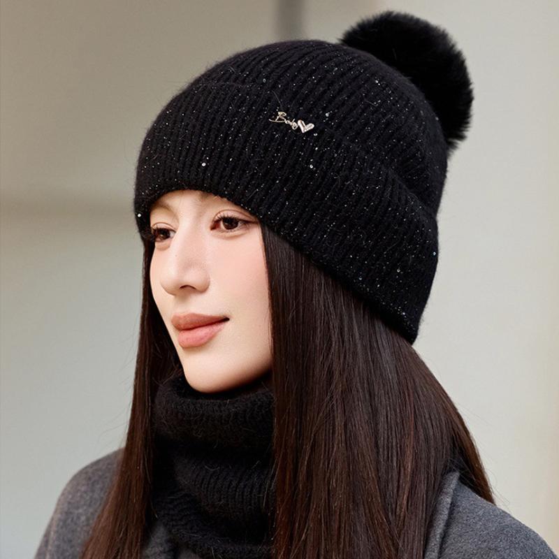 Вязаная шапка из кроличьей шерсти — фото 8