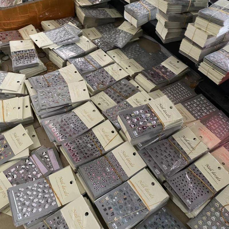 

Spring Small Flower Relief Nail Sticker Oil Painting Daisy Small Floral Blooming Rose Pink Nail Decals 5D New [Blind relief box] 20 different relief stickers