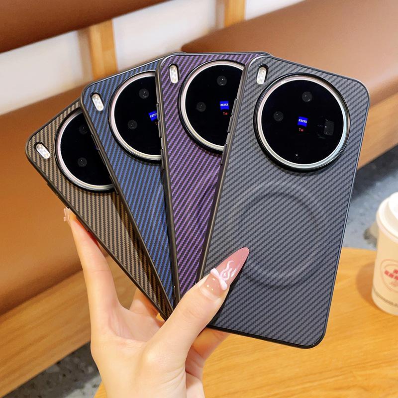 Compatible with Vivo X300Ultra: Soft Armor Magnetic Suction Case, Large Holes, S60 Carbon Fiber Texture, Plain Leather, Light Luxury Protection.