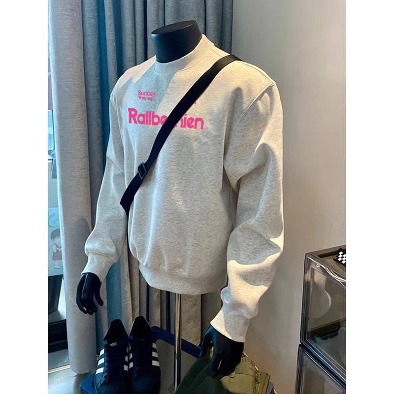 American Trendy Round Neck Pullover Sweatshirt: Autumn/Winter Creative Letter Design with Plus Velvet Lining